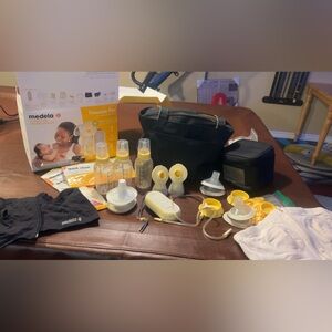 Medela Yellow and White Baby Care Set